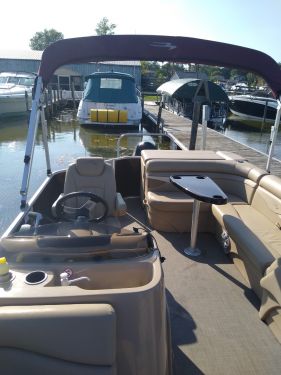 2016 24 foot Bennington SLX Pontoon Boat for sale in Volo, IL - image 4 